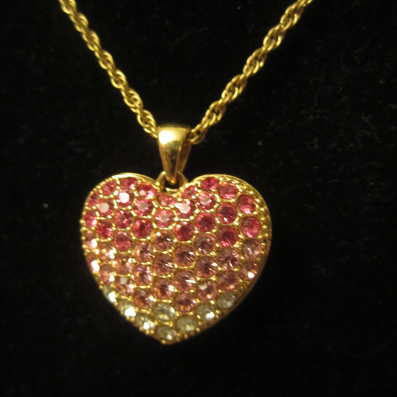 Pink Heart Rhinestone Necklace & Earrings Set - Picture 6 of 8